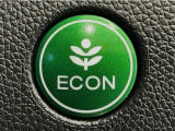 ★ECONスイッチ★ エコドライブを加速しよう!スイッチをONにすると、運転の仕方によるロスを抑え込み燃費をよくするようクルマが頑張ります(*^ー^*)燃費向上にチャレンジ♪