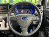 インテリアに合わせたデザインのステアリングは、運転される方のことも考え、運転しやすい形状、大きさです。是非一度、実際に触ってお確かめください。