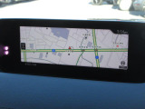 マツダコネクトの8.8インチワイドセンターディスプレイです。『Android Auto』『Apple CarPlay』や独自のコネクテッドサービスに対応したインターフェイスシステムです。