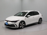 この度はご覧いただきありがとうございます。GTI専用バンパーを備えたスポーティなフロントデザイン。GOLF GTIらしいワイドで安定感のあるスタイルです。