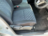 シートリフターつきなので適切な姿勢で運転できます!