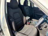 人間工学に基づいた設計で、理想的な運転姿勢を常にキープします。Ergonomic design maintains your ideal driving posture.