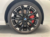 サービスにはドイツ本国と同様に教育と訓練を受け、BMWを知り尽くした「マイスター」が数多く在籍しております。360度による納車前点検整備で、お客様に安心と安全をお届けいたします。