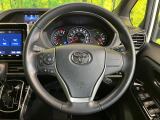 【純正革巻きステアリング】上質な革を使用することで、手にしっかり馴染みとても運転しやすいハンドルです♪