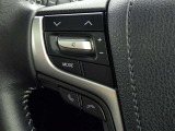 ステアリングスイッチ装備!運転しながら手元でオーディオの操作などができます。