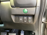 燃費を良くするECON、横滑りを防止するVSA等のスイッチは運転席の右側、手の届きやすい位置にあります。