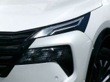 ヘッドライトはLEDなのでとても明るく、広い範囲に照らしてくれます。夜間の運転の安全も高めてくれます。