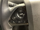 ステアリングにオーディオ操作スイッチが付いています。オーディオ画面に直接タッチしなくても操作が出来ますので、運転に集中できます。