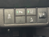 [ VSA (ABS+TCS+横すべり抑制) ]すべりやすい道や、障害物・割り込み車を避けるため急ハンドルを切った時に起こりがちなクルマの姿勢の乱れを抑制し、運転にゆとりをもたらします。