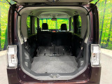 普段のお買い物や通勤、送迎等に十分な荷室スペースを確保しております。セカンドシートを倒すと、大きな荷物の積載も可能です♪