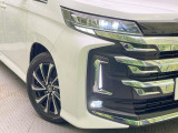 【LEDヘッドライト】悪天候や夜間走行時も良好な視界を確保し安心して運転できる高輝度LEDヘッドライトを装備!点灯速度が早く、消費電力も抑えられています。