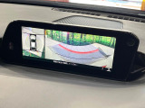 【360&deg;ビューモニター】専用のカメラにより、上から見下ろしたような視点で360度クルマの周囲を確認することができます☆死角部分も確認しやすく、狭い場所での切り返しや駐車もスムーズに行えます。