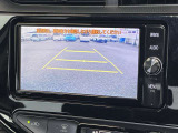 後方モニター表示でバック時の障害物もしっかり見えます!