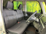 運転席シート廻りは使用感も少なく、良好な状態となっています。丁寧に使われていたことがよくわかりますね。