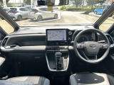 弊社の商品車両は横浜本牧にあります本部で隅々までチェックを行い、トヨタの厳しい商品基準をクリアした厳選した車両を展示しています。