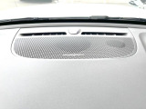 【harman kardon】ハーマンカードンのHi-Fiスペシャリストと共に、モデル別に開発・設計された専用チューニングが臨場感溢れる音響空間を実現しています。