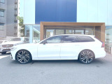全国のVOLVOからお取り寄せが可能※!遠方の店舗に展示してあるクルマが気になる場合も、最寄りの店舗でご購入ただくことが可能です!是非私たちに要望をお聞かせください!※別途費用