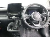 ハンドル周りです。運転している間、長く触れているものだから手に馴染むハンドルがいいですよね♪握ると欲しくなっちゃいますよ。