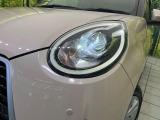 【LEDヘッドライト】悪天候や夜間走行時も良好な視界を確保し安心して運転できる高輝度LEDヘッドライトを装備!点灯速度が早く、消費電力も抑えられています。