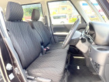 運転席シート廻りは使用感も少なく、良好な状態となっています。前オーナー様が丁寧に使っていたことがよくわかりますね。