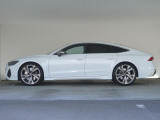 遠方へのご納車も承っております。 ご納車後は最寄のアウディ正規ディーラーで点検整備や保証修理が受けられます。
