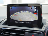 バックカメラを装備。駐車場などでの取り回しもスムーズに行っていただけます。