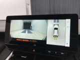 フロントカメラは運転席よりも前の視界を確保することで事前に危険を予知し、事故や衝突を防ぎます。