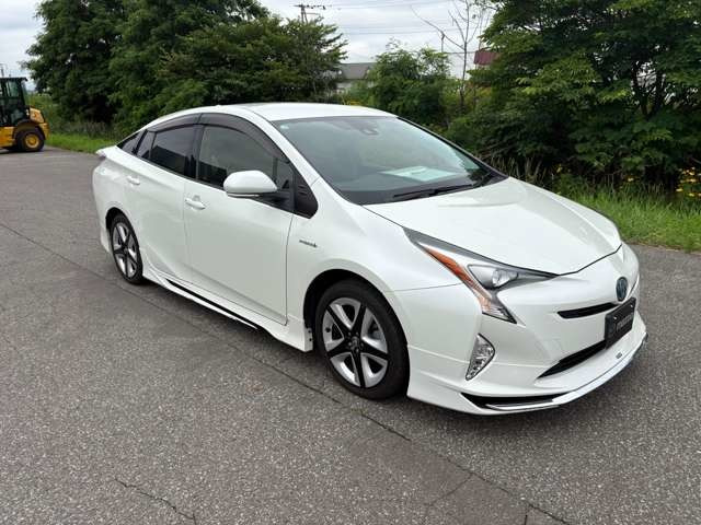 プリウス 1.8 S ツーリングセレクション E-Four 4WD 