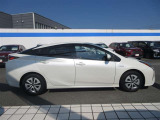 広々とした車内空間に優れた燃費性能。更にデザインも人気のお車です!