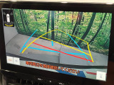 【バックカメラ】駐車時に後方がリアルタイム映像で確認できます。大型商業施設や立体駐車場での駐車時や、夜間のバック時に大活躍!運転スキルに関わらず、今や必須となった装備のひとつです!