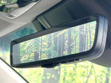 【デジタルインナーミラー】後席の大きな荷物や同乗者で後方が確認しづらい時でも安心!カメラが撮影した車両後方の映像をルームミラー内に表示。クリアな視界で状況の確認が可能です!