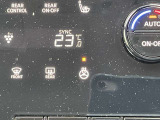 ハンドルヒーターがついてるので、冬の朝でもじんわり暖かく運転できます!