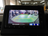 バックカメラの画像です。ガイドラインがスムースな車庫入れをサポートいたします。車庫入れの安心感がアップしますね。