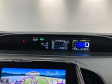 メーターが運転席から見やすいインパネ中央部に配置してるので走行中の視線移動が少なく快適です。