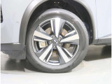 タイヤのサイズは【235/55R19】です☆