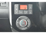 お好きな温度に設定すれば自動的に温度を調節、車内を快適空間に仕上げてくれます。