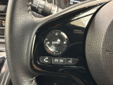 ステアリングにオーディオ操作スイッチが付いています。オーディオ画面に直接タッチしなくても操作が出来ますので、運転に集中できます。