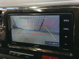 駐車が苦手な方でも安心のバックガイドモニター搭載。 後方の映像をクリアに表示し、ガイドラインで車庫入れや縦列駐車をしっかりサポート。毎日の運転がぐっとラクになります。