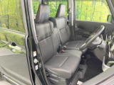 運転席シート廻りは使用感も少なく、良好な状態となっています。丁寧に使われていたことがよくわかりますね。