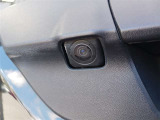 バックカメラが付いているので後方確認が非常にしやすいです。今や運転初心者も熟練者も必須装備!ついていて損はないですね♪