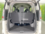 普段のお買い物や通勤、送迎等に十分な荷室スペースを確保しております。セカンドシートを倒すと、大きな荷物の積載も可能です♪