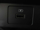 USB充電専用電源ソケットも付いています。モバイル機器などの充電専用
