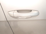 &rdquo;Keyless Access&rdquo;によって、ドアハンドルに手をかけるだけでドアロックが解除できます!