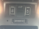 【両側パワースライドドア】スマートキーや運転席のスイッチで後席両側スライドドアの開閉が可能♪電動だから力を入れてドアを開ける必要が無く、小さなお子様でも簡単に開け閉めでき快適です♪