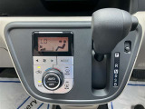 オートエアコン付き!車内温度を設定すると、風量を自動で調節してくれます。