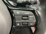 アクセルから足を離しても設定したスピードを保ち走行し、高速道路での疲労軽減に役立つクルーズコントロール付きです!