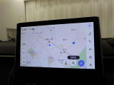 スマホをクルマとつなぐだけで、おなじみのアプリをディスプレイオーディオ上で気軽に使えるようになります。スマホと同じ感覚の画面タッチ操作はもちろん、ハンズフリー通話や各種機能を音声操作出来ます(^^)/