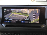 マルチビューカメラが周囲をしっかり映してくれるから、駐車が苦手でも安心。見えにくい場所もひと目でわかり、落ち着いて操作できます。