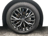 純正19インチアルミ!タイヤサイズは225/55R19です