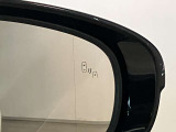 レクサス車らしい細部までこだわった高級感と見る人を一目で虜にするエモーショナルな魅力を持ち合わせております。